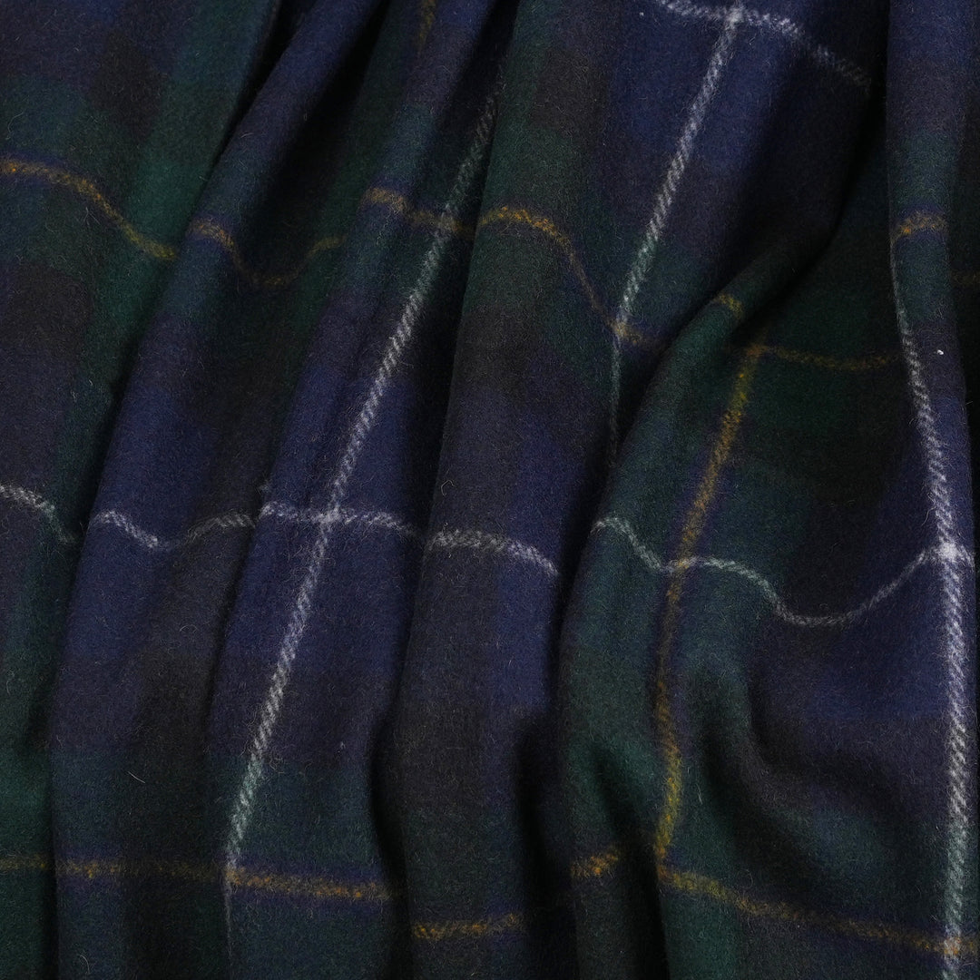 Scottish Tartan Wool-Blend Blanket Throw – Highland Comfort - MACNEIL OF BARRA