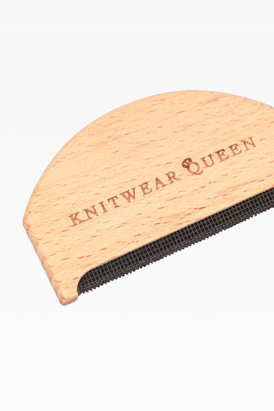 Knitwear Queen Wooden Cashmere Comb - Best Tool for Luxury Knit Maintenance & Pilling Prevention