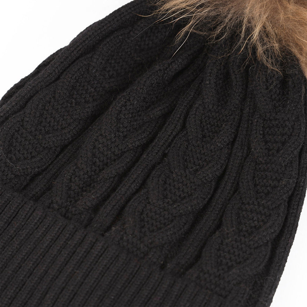 Cable Pom Hat Ft Black/Natural - Dunedin Cashmere